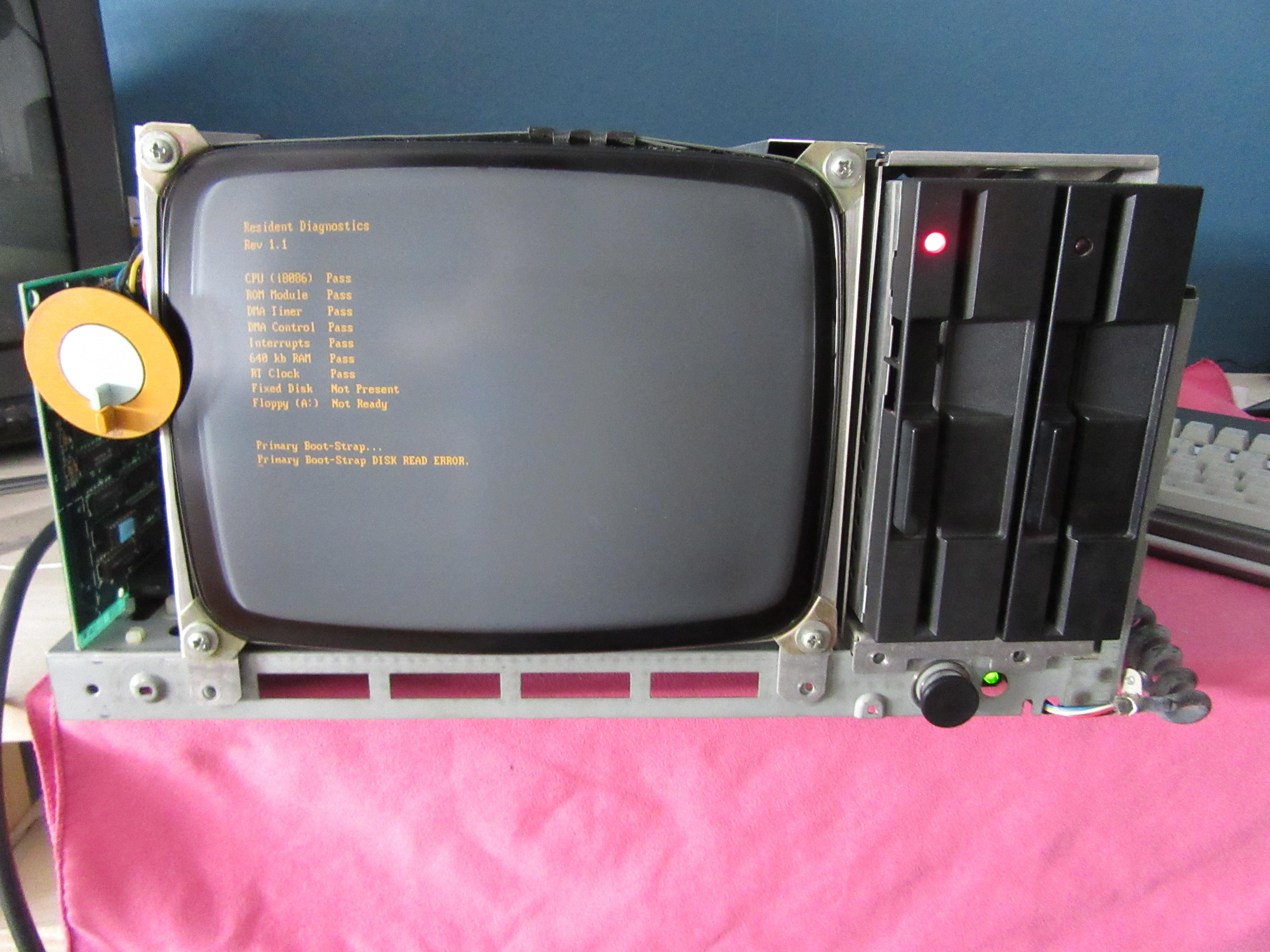 Olivetti M21 (de loin)